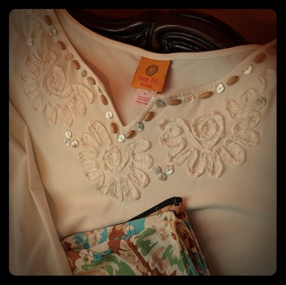 Ruby Rd. Tops - Ruby Rd. 1x cream 3/4 sleeve notch neck plus size
